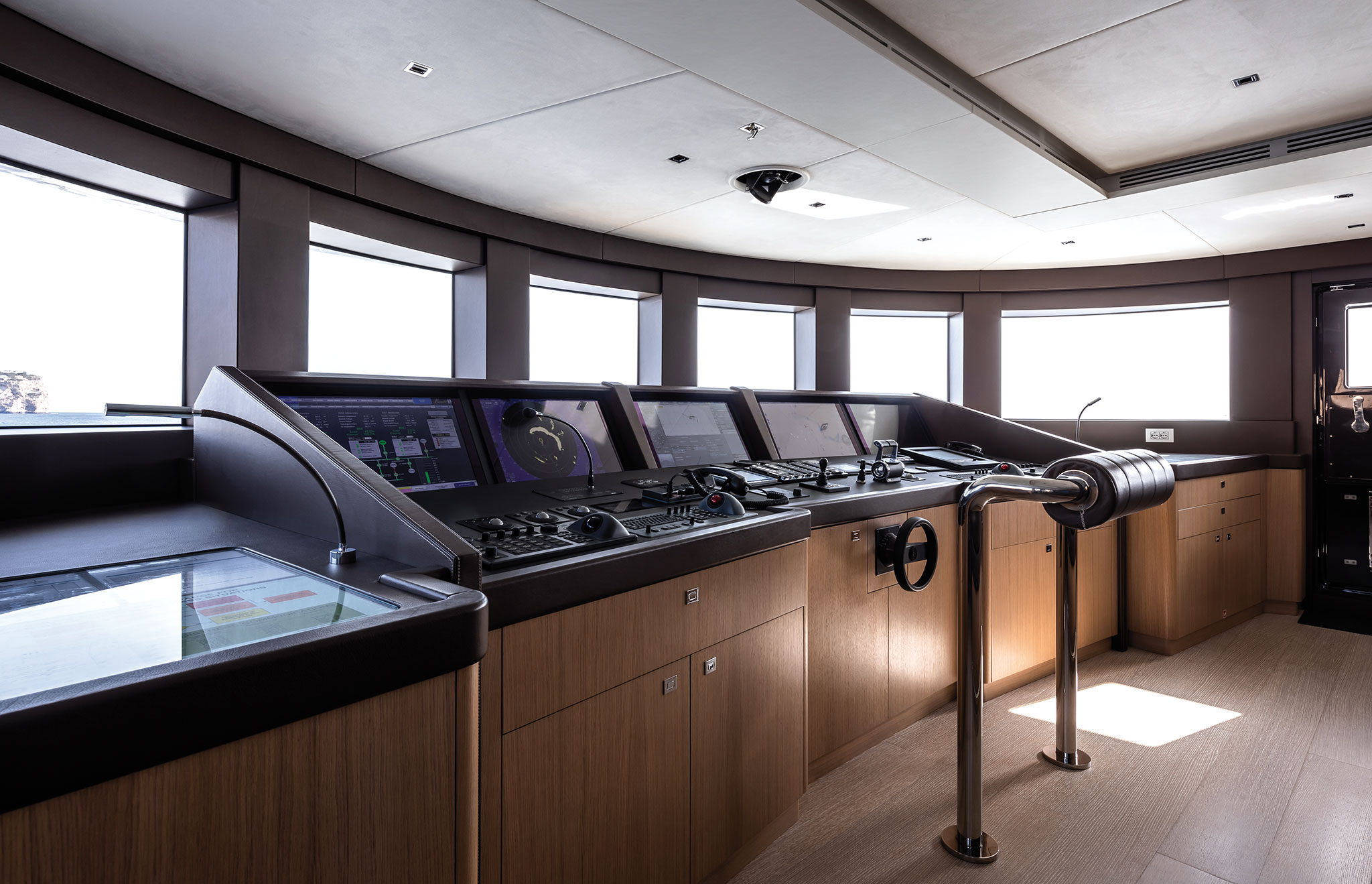 Benetti-FB276-MY-Metis-Interiors-Jeff-Brown-(5)-yachts-france-173